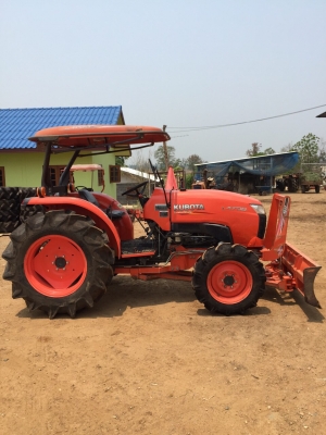 ขายรถไถคูโบต้าL4708สภาพเดิมๆพร้อมดันหน้ายางเต็ม4เส้นคับเล่มทะเบียนพร้อมโอนคับ