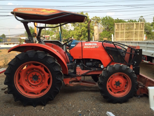 ขายรถไถคูโบต้าM6040พร้อมดันหน้าสภาพเดิมๆคับเอกสารพร้อมโอนคับ