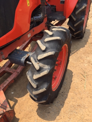 ขายรถไถคูโบต้าM6040พร้อมดันหน้าสภาพเดิมๆคับเอกสารพร้อมโอนคับ