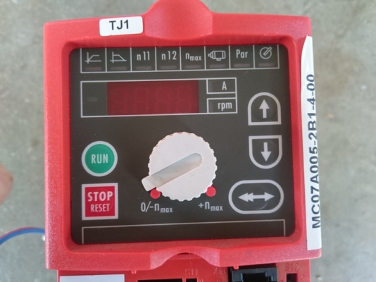 ขาย INVERTER ยี่ห้อ SEW 0.75 KW, 1 HP รุ่น Movitrac ใช้ไฟบ้าน