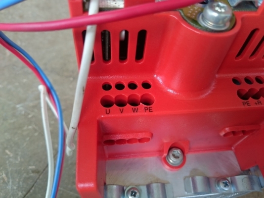 ขาย INVERTER ยี่ห้อ SEW 0.75 KW, 1 HP รุ่น Movitrac ใช้ไฟบ้าน