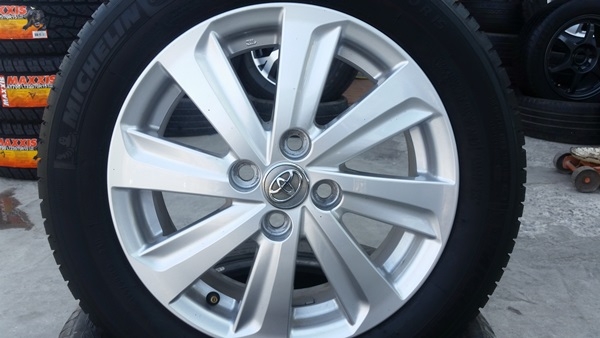 ขายล้อTOYOTA New VIOS ยางปี 15  4 ล้อ