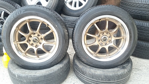 ขายล้อADVAN 15 4รู100-114 กว้าง6.5 ยางปี 13 4 ล้อ