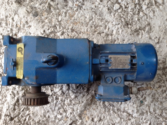 ขายมอเตอร์เกียร์ Nord made in Germany ขนาด 1/4HP. 380V อัตราทด 1:240 เพลาออกประมาณ 5.7รอบต่อนาที รอบช้าแรงบิดเยอะ สภาพสวย พร้อมใช้งาน มี 3ตัวครับ ขายมอเตอร์เกียร์ Nord made in Germany ขนาด 1/4HP. 380V อัตราทด 1:240 เพลาออกประมาณ 5.7รอบต่อนาที รอบช้าแรงบิดเยอะ สภาพสวย พร้อมใช้งาน มี 3ตัวครับ