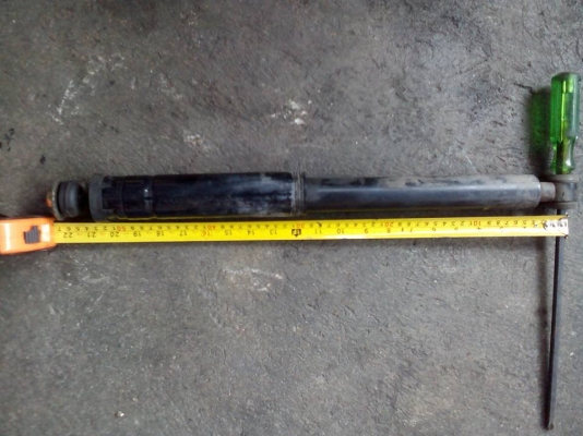 ขายโช้ครถยนต์ 1 คู่ สภาพดี ไม่รั่ว ไม่ซึม ของเยอรมัน ไม่รู้ใส่รถยนต์รุ่นไหน เขาฝากลงขาย