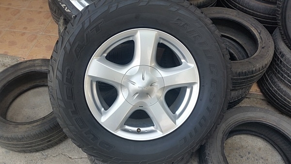 ขายล้อISUZU V Cross17 ยาง265/65/17   4 ล้อ