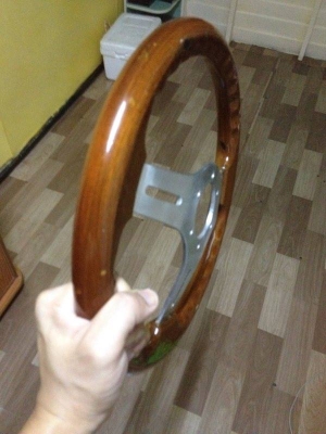 ขายพวงมาลัยไม้แท้3ก้าน DBAแท้ made in ltaly ขนาด13นิ้้ว สภาพokไม้ไม่มีร้าว พร้อมคอใส่toyota ราคา1400บาท โทร0924462525โส