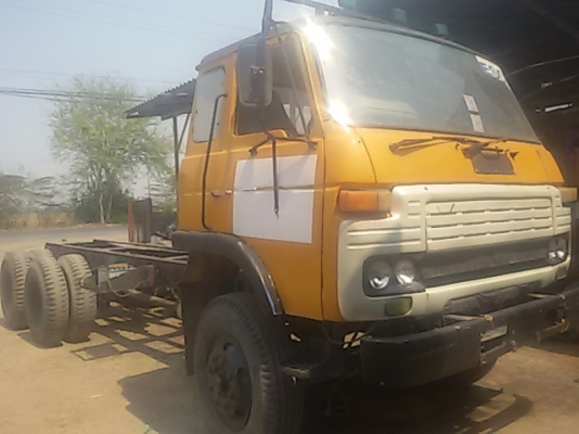 ขายสิบล้อ สองเพลานิสสัน 220 แรง ทะเบียนพร้อม เหมาะสำหรับทำเทเลอร์