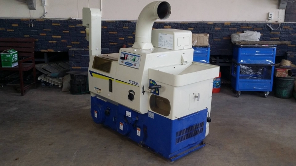 เครื่องสีข้าวกล้องเก่าญี่ปุ่น  SATAKE  รุ่น NPS350D  สภาพเครื่องสวย พร้อมใช้งาน  ขนาดกระทัดรัด