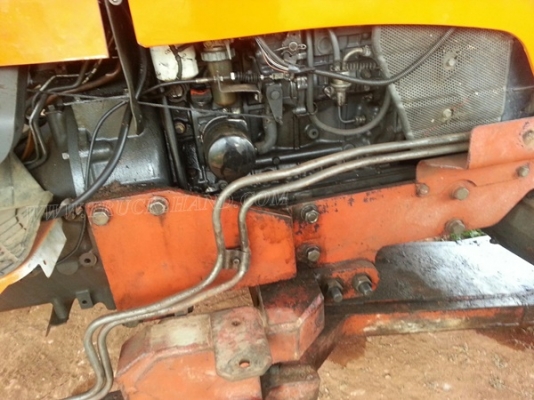 รถไถพร้อมอุปกรณ์