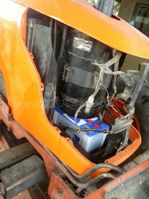 รถไถพร้อมอุปกรณ์