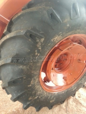 รถไถพร้อมอุปกรณ์