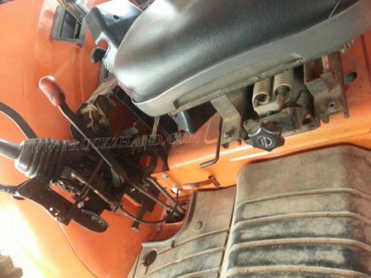 รถไถพร้อมอุปกรณ์