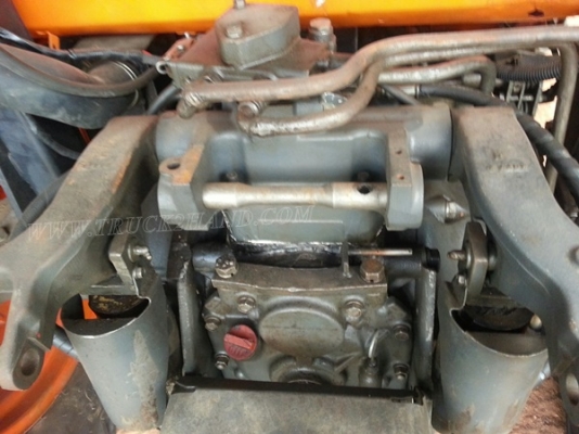 รถไถพร้อมอุปกรณ์