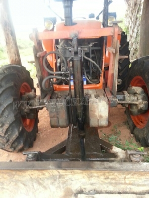 รถไถพร้อมอุปกรณ์