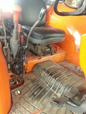 รถไถพร้อมอุปกรณ์