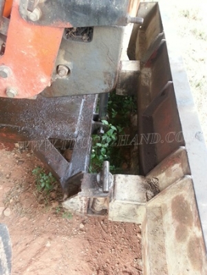 รถไถพร้อมอุปกรณ์