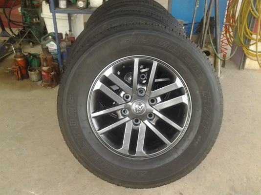 แม็ก TOYOTA FORTUNER . 17พร้อมยาง