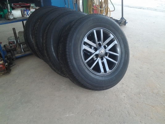 แม็ก TOYOTA FORTUNER . 17พร้อมยาง