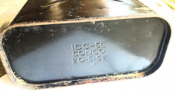 ถังน้ำมัน G ของ US แท้ เก่าสวยยังใช้งานได้ดี มีรหัสรุ่นใต้ถังครบๆ สะสมไว้โชว์เท่ๆ ถังน้ำมัน G ของ US แท้ เก่าสวยยังใช้งานได้ดี มีรหัสรุ่นใต้ถังครบๆ สะสมไว้โชว์เท่ๆ