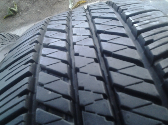 ล้อแม็กป้ายแดง Ford Ranger MC ขอบ 17 พร้อมยางตุ่มสีเส้นครบ