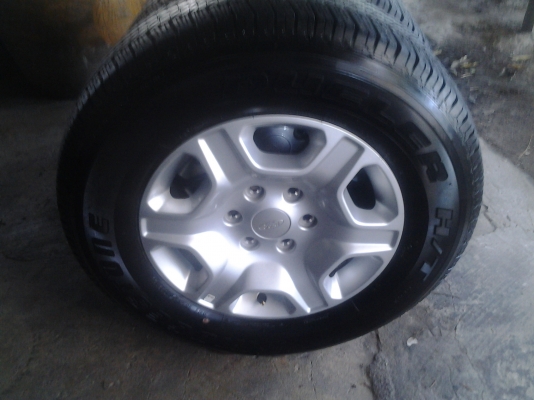 ล้อแม็กป้ายแดง Ford Ranger MC ขอบ 17 พร้อมยางตุ่มสีเส้นครบ