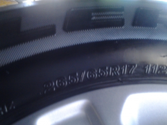 ล้อแม็กป้ายแดง Ford Ranger MC ขอบ 17 พร้อมยางตุ่มสีเส้นครบ