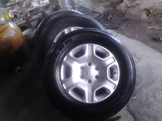 ล้อแม็กป้ายแดง Ford Ranger MC ขอบ 17 พร้อมยางตุ่มสีเส้นครบ