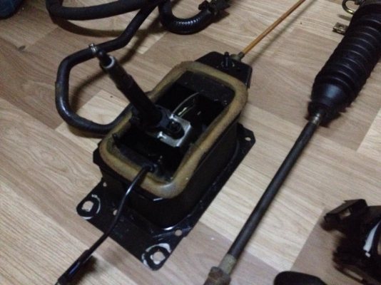 ขายอะไหล่ โฟล์ค เวนโต้ 1มือจับเปิดประตูตัวนอก สำหรับรถโฟล์คกอล์ฟ เวนโต้ ราคา 800บาท 2ชุดรางกระจกมือหมุน โฟล์คเวนโต้ ข้างละ1000บาท 3ก้านไฟ้เลี้ยว กับ ก้านปัดน้ำฝน โฟล์ค เวนโต้ ข้างละ700บาท  4กรองเดิมทั้งชุดแกะจากเครื่องยนต์ ADZ 1800cc ราคา1500บาท 5ชุดคันเก