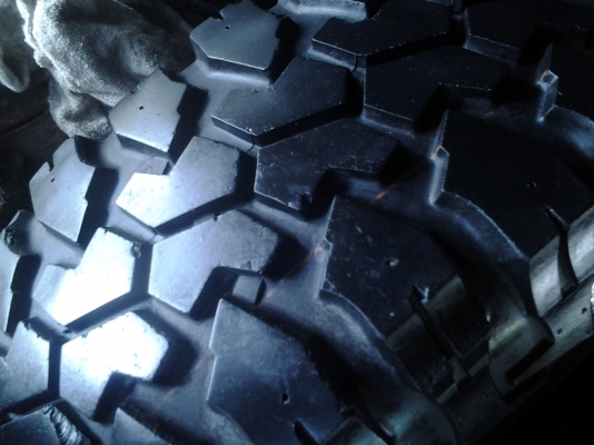 ล้อเล็บเหยี่ยวแท้ขอบ16 พร้อมยาง ล้อเล็บเหยี่ยวแท้ขอบ16 พร้อมยาง