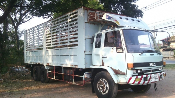 ISUZU ROCKY 195 10 ล้อ กระบะยาว 7.2 ม สภาพดีพร้อมใช้งาน 580,000 บ ISUZU ROCKY 195 10 ล้อ กระบะยาว 7.2 ม สภาพดีพร้อมใช้งาน 580,000 บ