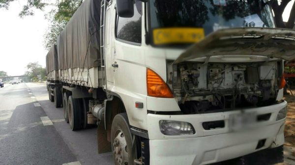 ขายรถพ่วง Hino เครื่อง 344 แรง ปี 54 เบรคแห้ง ไมล์ 29x,xxx ขายรถพ่วง Hino เครื่อง 344 แรง ปี 54 เบรคแห้ง ไมล์ 29x,xxx