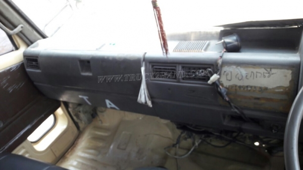 รถ 6ล้อ พื้นเรียบ HINO FC ขนาด 120 แรงม้า