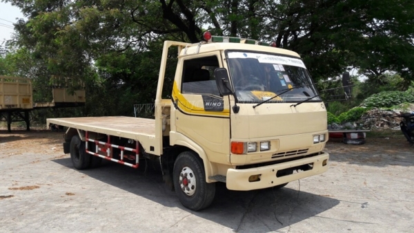 รถ 6ล้อ พื้นเรียบ HINO FC ขนาด 120 แรงม้า