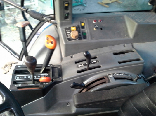 ขายฟอดร์ 6640 สองเพานิวฮอแลนเกืยร 16&times;16 ดันหน้าหางสามไคเฮงหลีเล่มทะเบืยนแอเย็นพร้อมใช้