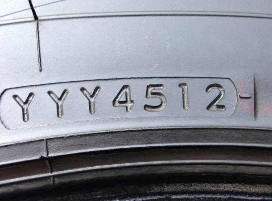 ยาง Yokohama 275 70 16 สิ้นปี12 ดอกเต็ม ใช้ยาว ราคาไม่แพง