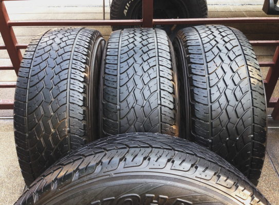 ยาง Yokohama 275 70 16 สิ้นปี12 ดอกเต็ม ใช้ยาว ราคาไม่แพง