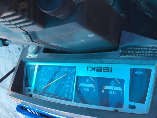 ขายรถไถนั่งขับ ขับเคลื่อน 4ล้อเก่าญี่ปุ่นยี่ห้อ iseki (4wd)รุ่นtu155 รุ่นใหม่ พร้อมโรตารี่(จอบหมุน)ขนาด15.5แรงม้าสภาพสวยมากๆใช้มา1000กว่าชั่วโมง