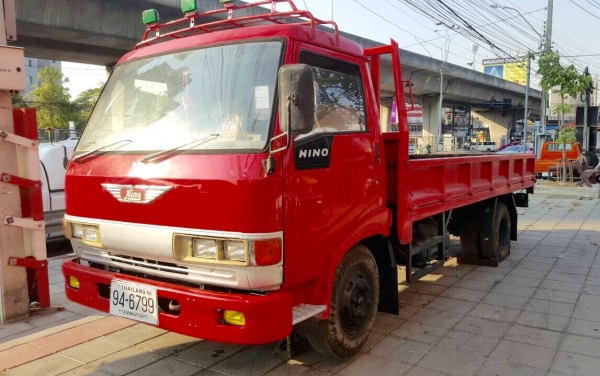 ขายถูกรถบรรทุก6ล้อHino  พร้อมใช้งานเครื่องดีเซลฟิตใหม่ขับสบายมากเอกสารครบพร้อมโอน
