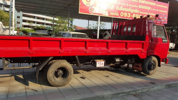 ขายถูกรถบรรทุก6ล้อHino  พร้อมใช้งานเครื่องดีเซลฟิตใหม่ขับสบายมากเอกสารครบพร้อมโอน
