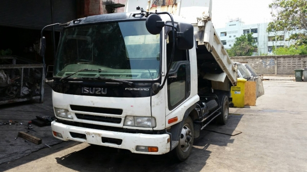 รถดั้ม 4 ตันจากนอก รถปี 2010 หัวเด็กก้ารุ่นใหม่เครื่องยนต์ 4hk หัวสวยเครื่องดี ครัทซีงาม