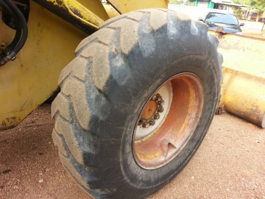 ขายรถตักล้อยาง KOMATSU 510 กรองคู่ ซีเรียล 13505 ไม่มีเอกสาร ราคา 480000