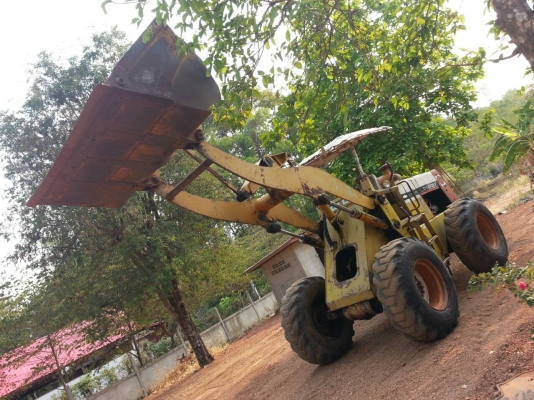 ขายรถตักล้อยาง KOMATSU 510 กรองคู่ ซีเรียล 13505 ไม่มีเอกสาร ราคา 480000