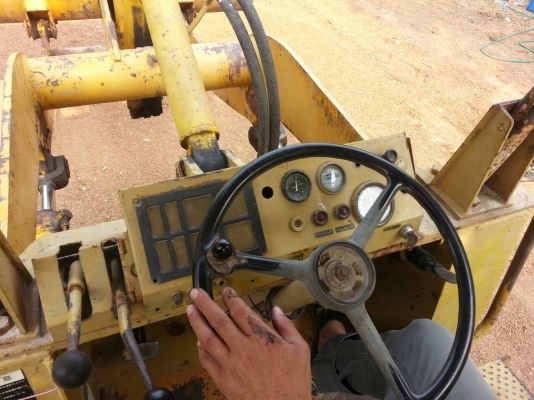 ขายรถตักล้อยาง KOMATSU 510 กรองคู่ ซีเรียล 13505 ไม่มีเอกสาร ราคา 480000