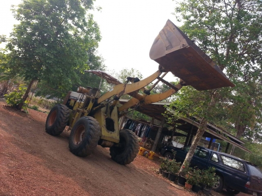 ขายรถตักล้อยาง KOMATSU 510 กรองคู่ ซีเรียล 13505 ไม่มีเอกสาร ราคา 480000