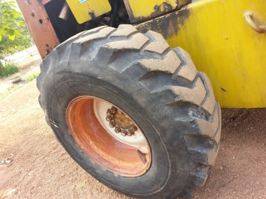 ขายรถตักล้อยาง KOMATSU 510 กรองคู่ ซีเรียล 13505 ไม่มีเอกสาร ราคา 480000