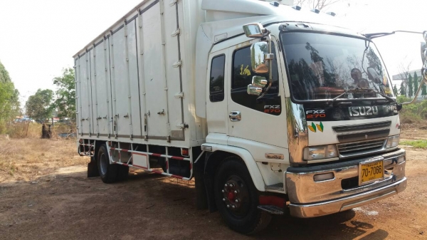 ขายด่วน รถบรรทุก 6 ล้อ ตู้แห้งสิบบาน ISUZU DECA