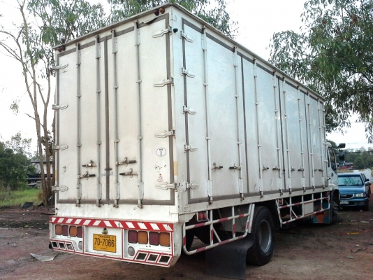 ขายด่วน รถบรรทุก 6 ล้อ ตู้แห้งสิบบาน ISUZU DECA