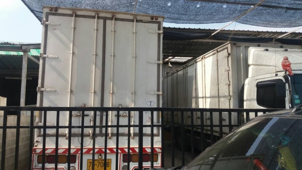 ขายด่วน รถบรรทุก 6 ล้อ ตู้แห้งสิบบาน ISUZU DECA