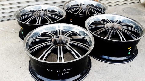 ขอบ 22 งาน SSW 6รู ล้อเปล่า ไม่มีซ่อม ไม่คดไม่ดุ้ง ขอบ 22 งาน SSW 6รู ล้อเปล่า ไม่มีซ่อม ไม่คดไม่ดุ้ง